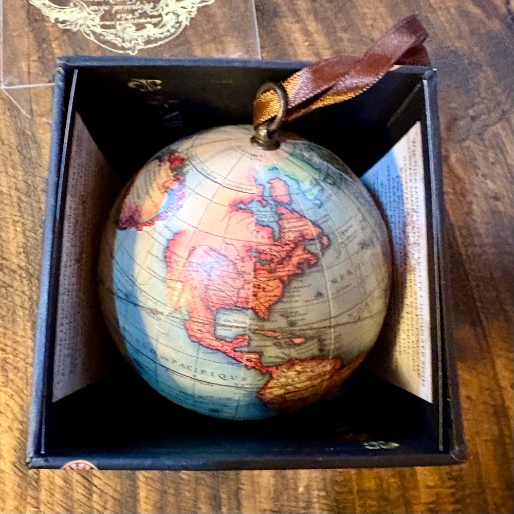 Globe new boxed collectible ornament - Picture 7 of 8
